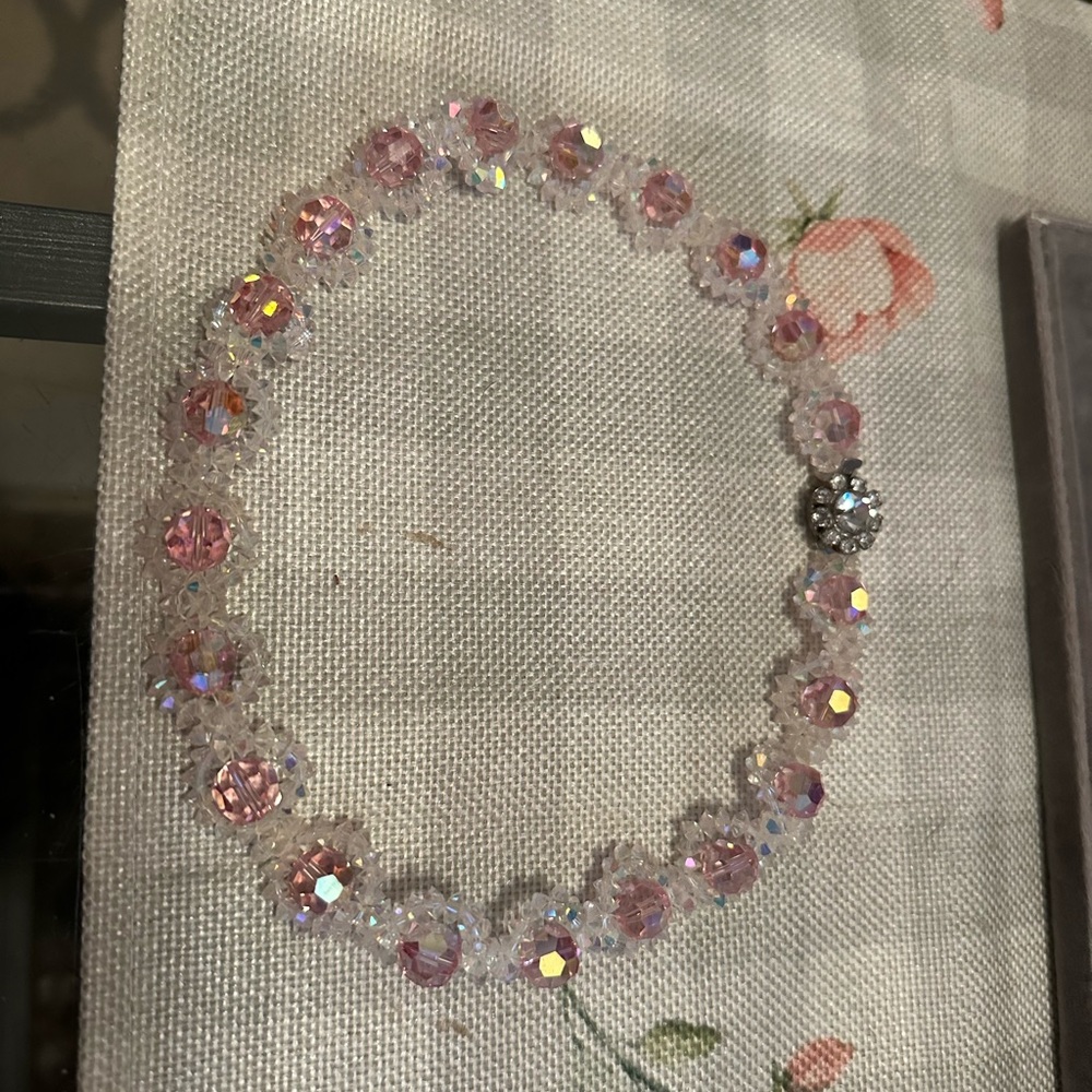 Beautiful vintage beaded choker necklace.